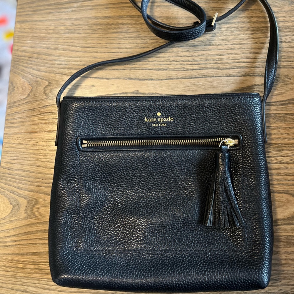Kate Spade Chester Street Cross body purse. Black leather. Great condition